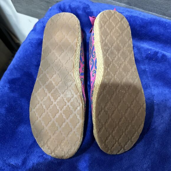 UGG Womens Slip On Flat Pink Blue Swirls Shoes US Size 8 - Picture 13 of 13